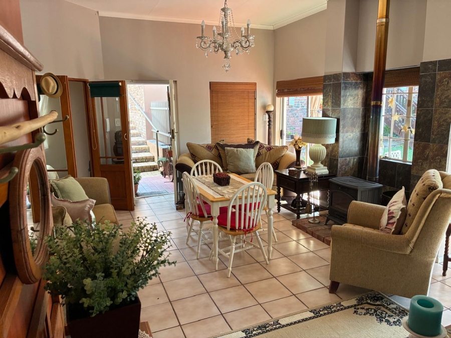 7 Bedroom Property for Sale in Heather Park Western Cape